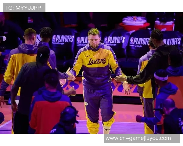 东契奇罚球失误遗憾错过赛季首场50分里夫斯无奈呼喊罚进一个啊